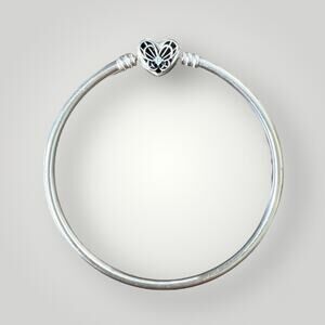 Authentic Pandora Moments Limited Edition Heart & Butterfly Bangle sz 7,5